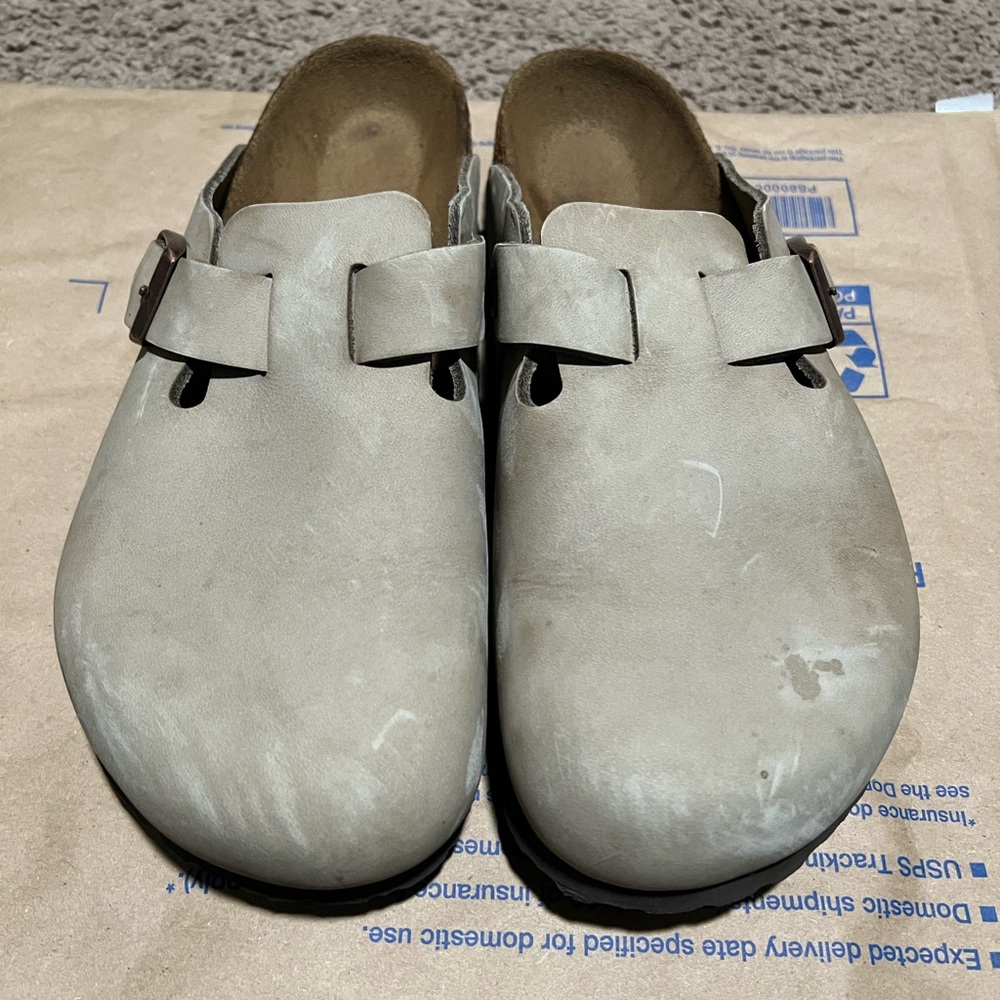 Birkenstock’s. READ DESCRIPTION